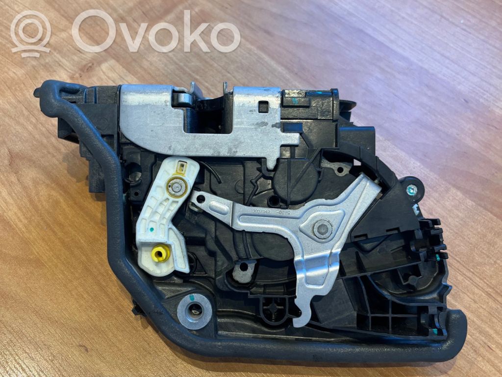 BMW X5 F15 Zamek drzwi przednich 