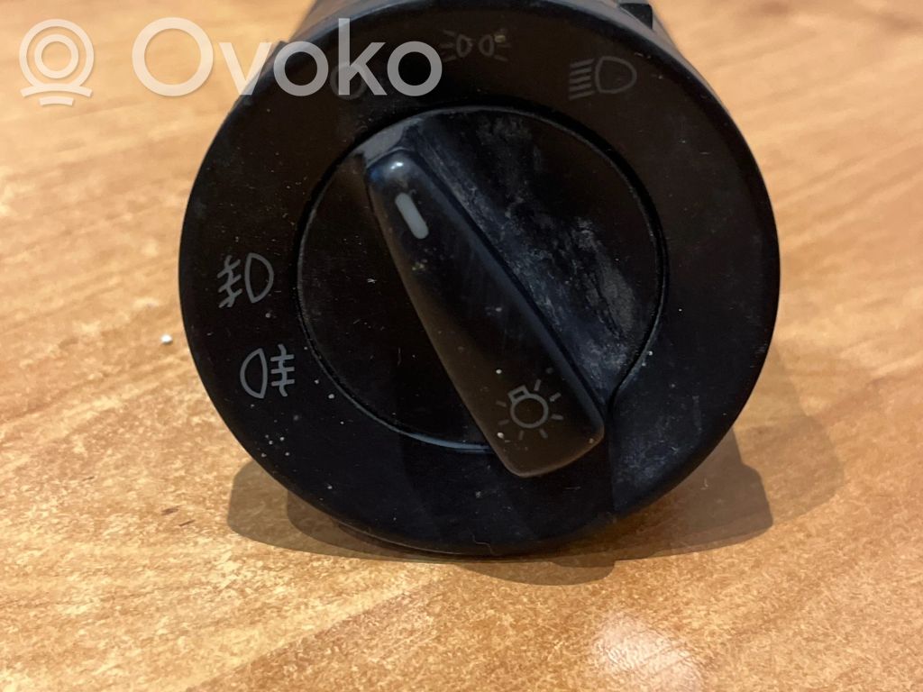 Skoda Octavia Mk2 (1Z) Light switch 