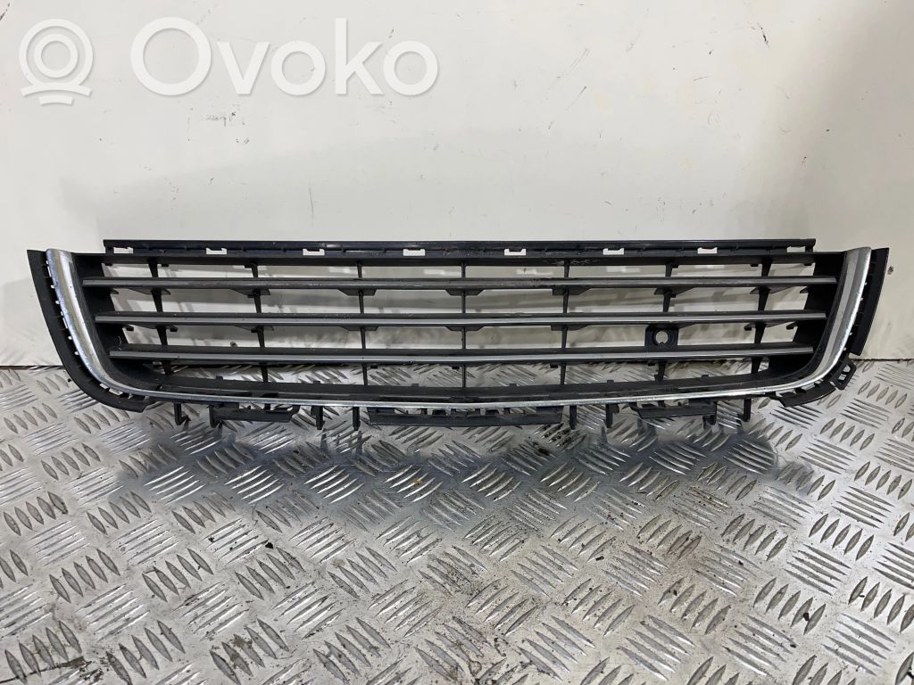 Opel Astra H Front bumper upper radiator grill 
