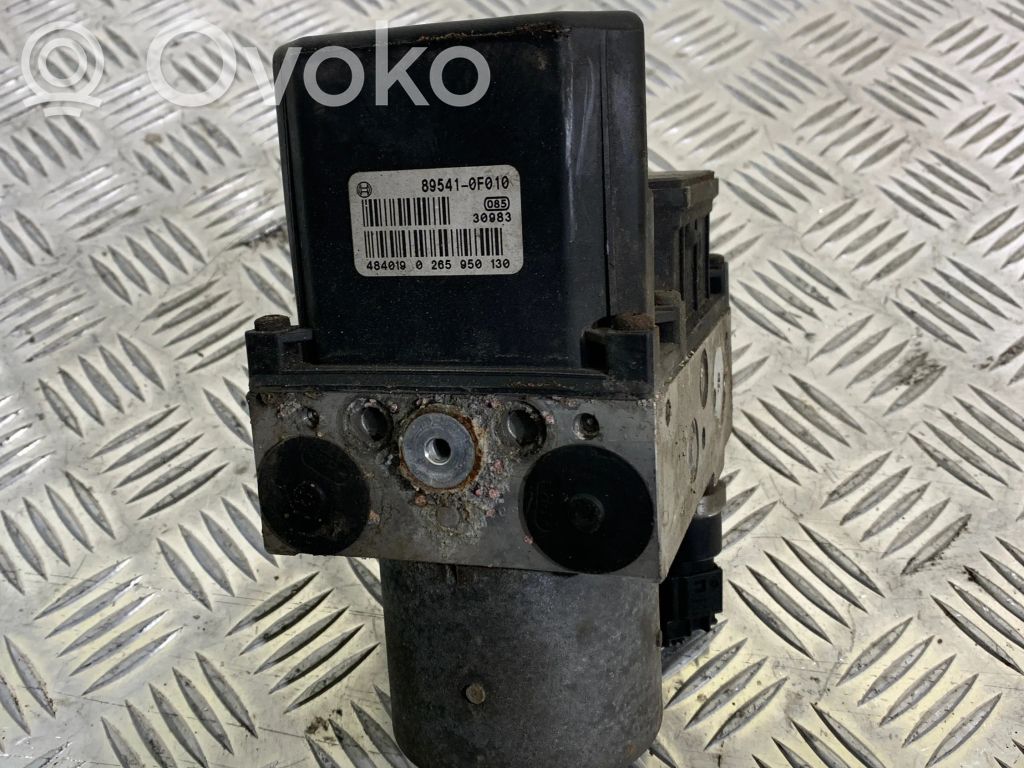 Toyota Corolla Verso E121 Блок ABS 
