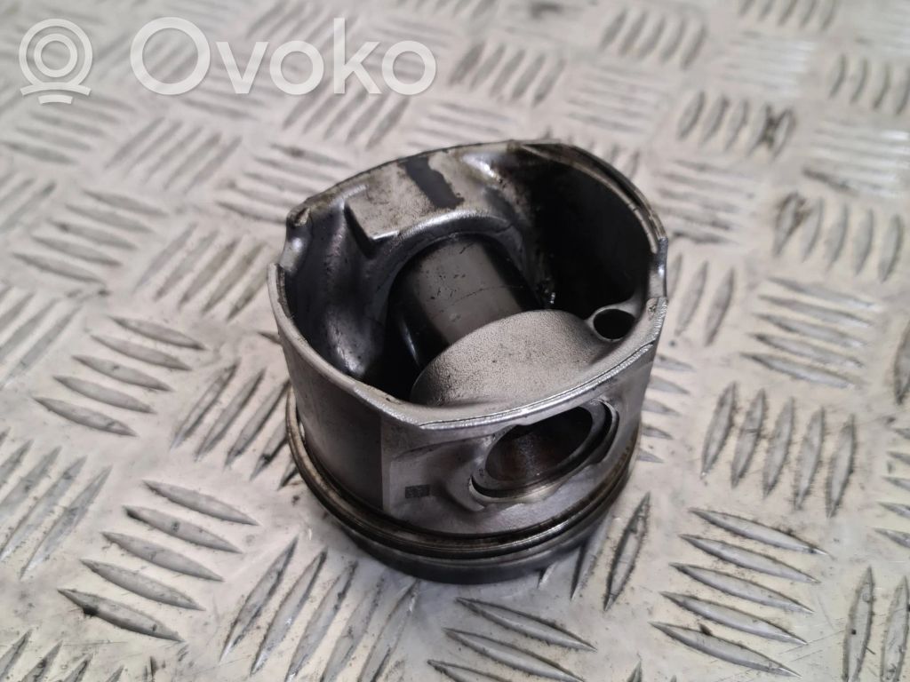 BMW 6 F12 F13 Piston 