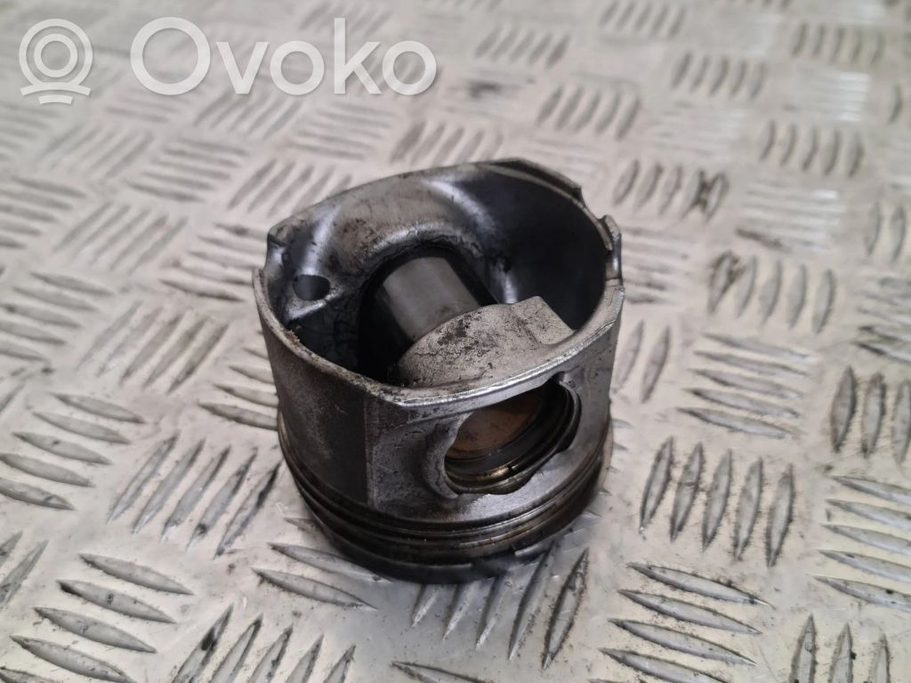 BMW 6 F12 F13 Piston 