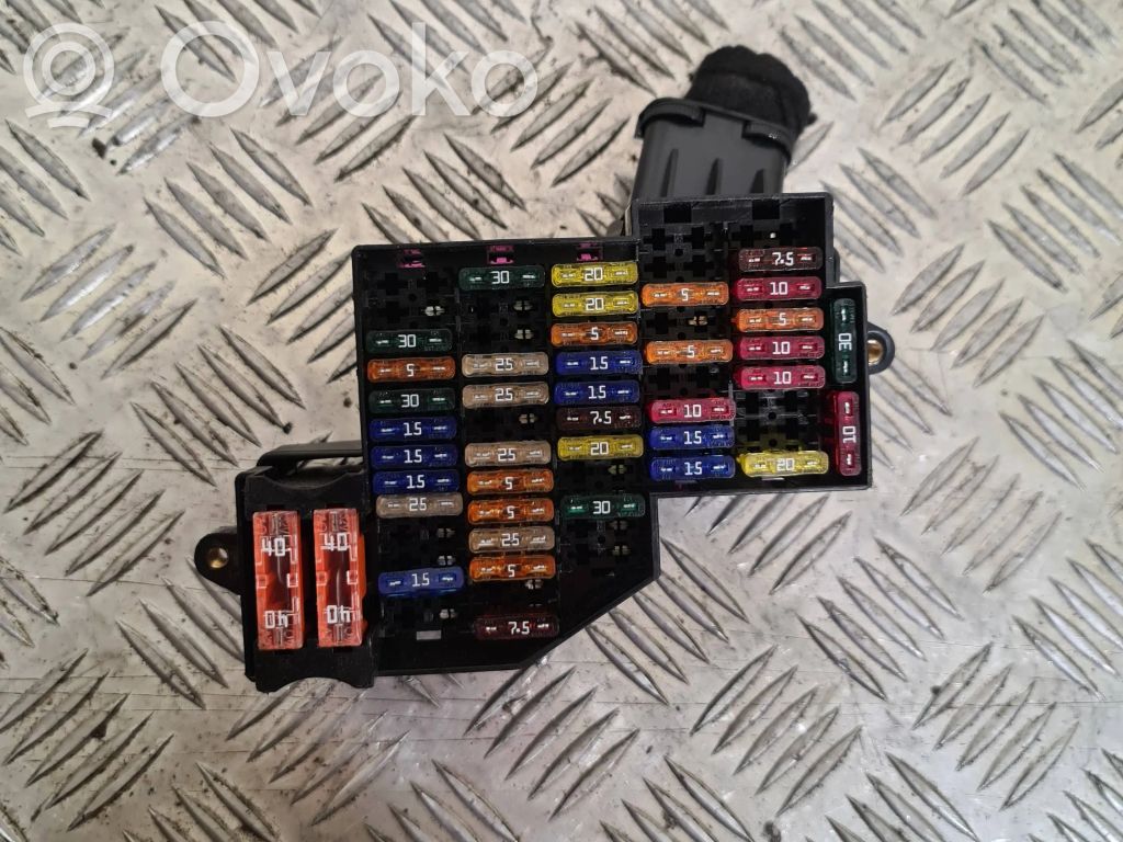 Porsche Cayenne (92A) Fuse module 