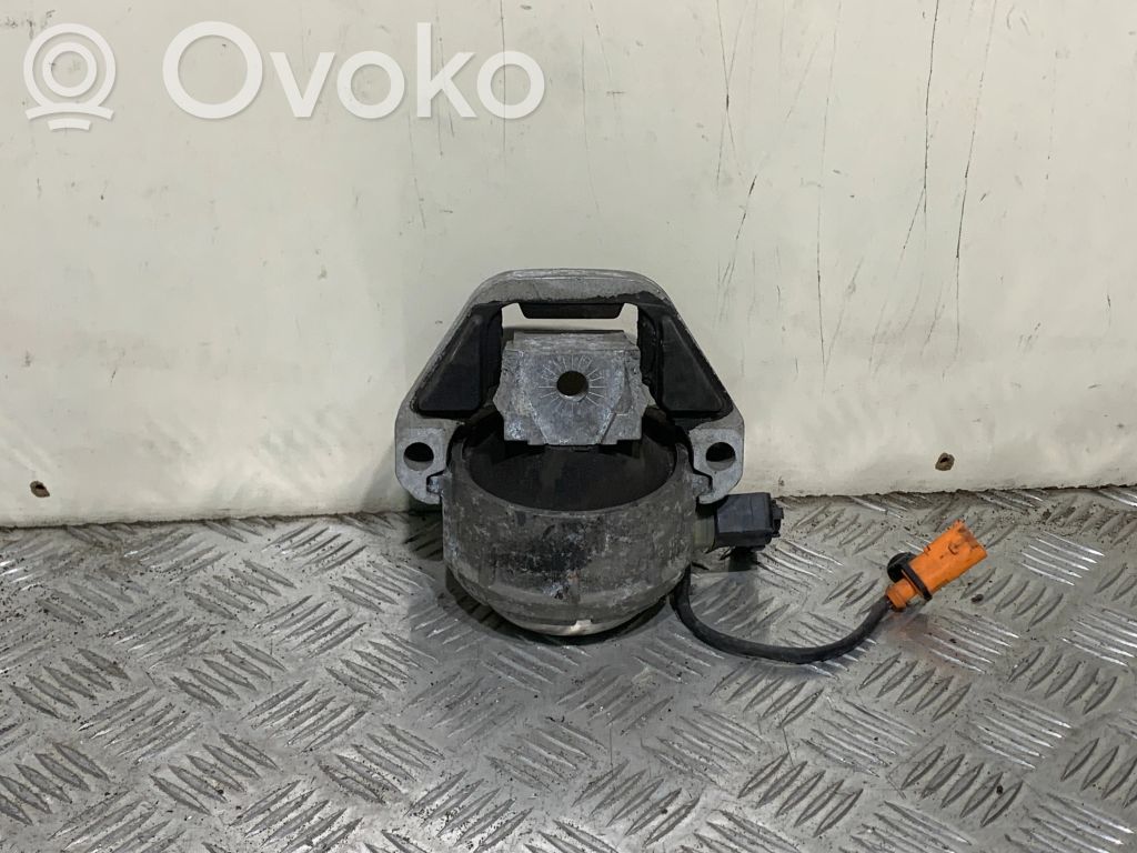 Audi A7 S7 4G Engine mount bracket 
