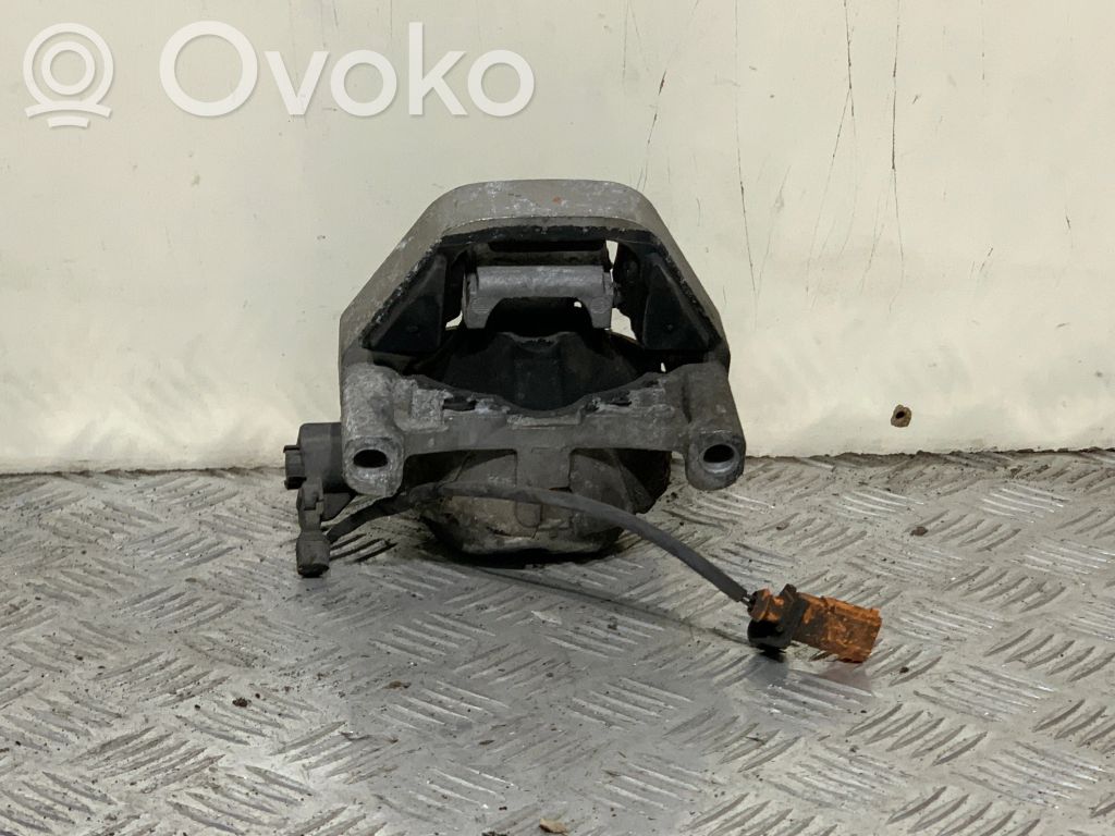 Audi A7 S7 4G Engine mount bracket 