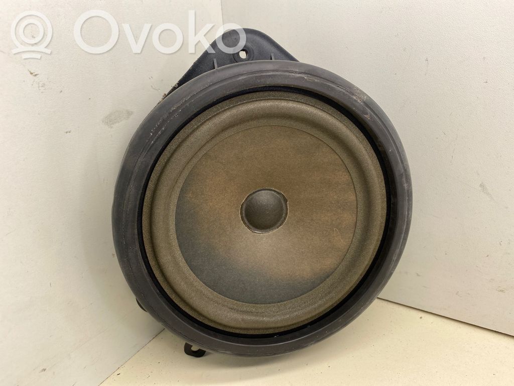 Audi A3 S3 8P Front door speaker 