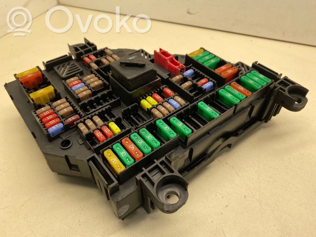 BMW 5 GT F07 Saugiklių blokas 
