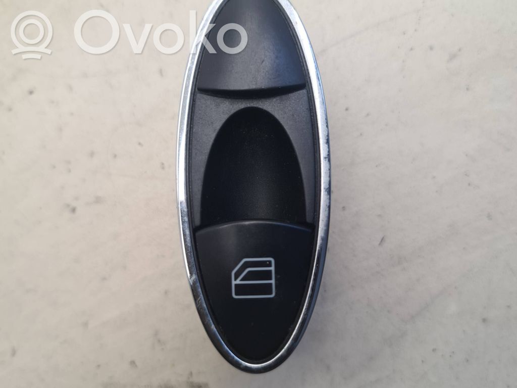 Mercedes-Benz E W211 Electric window control switch 