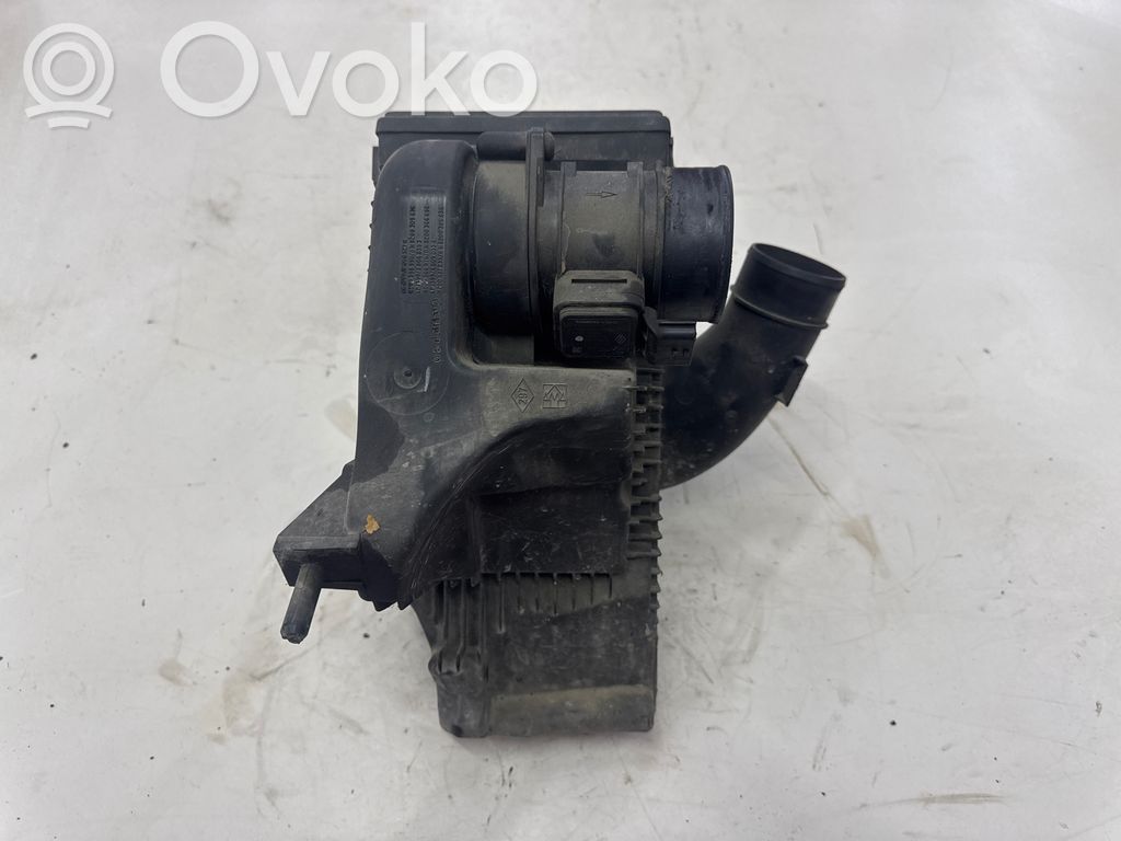 Renault Clio III Air filter box 