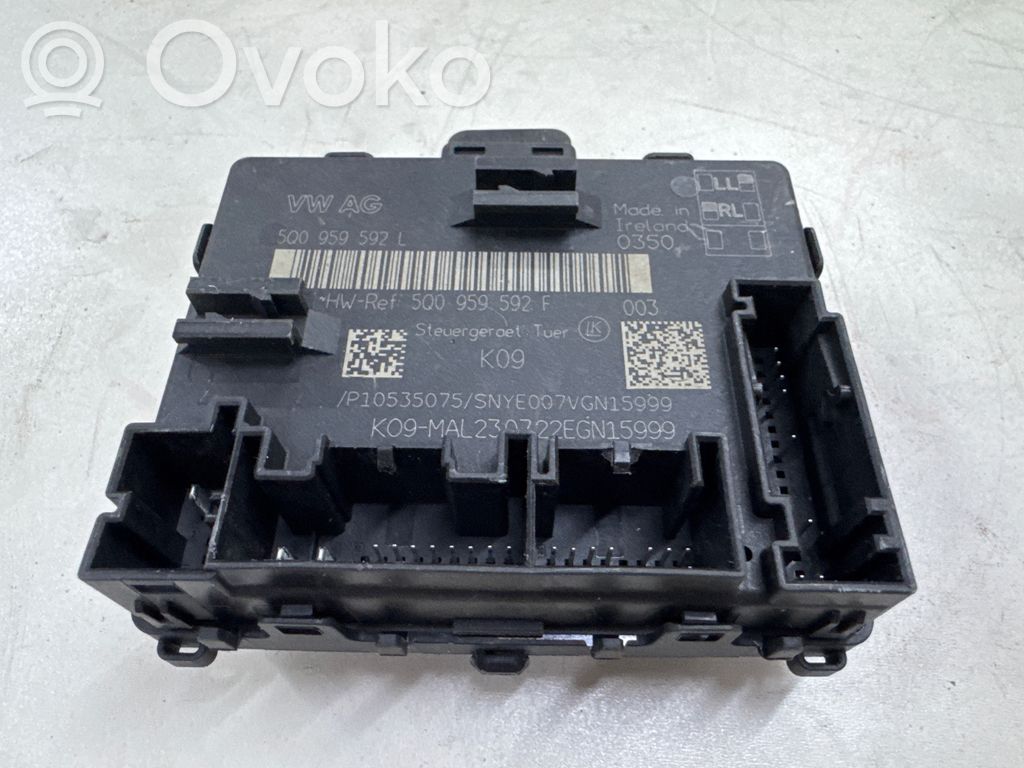 Volkswagen PASSAT B8 Door control unit/module 