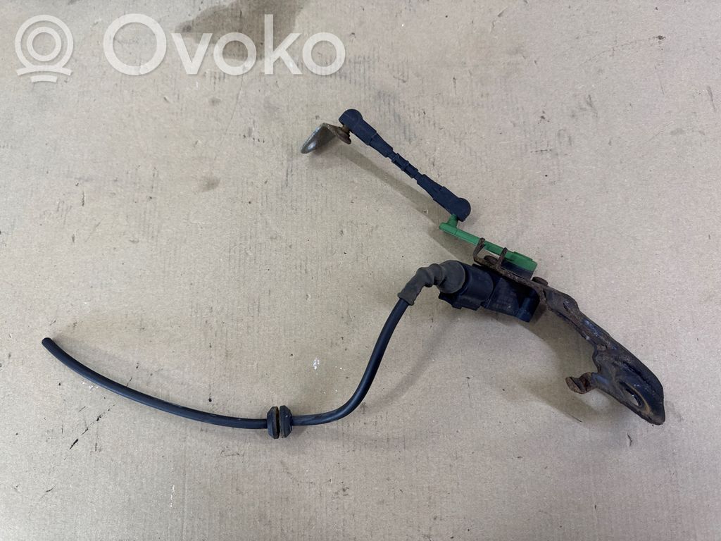 Audi A8 S8 D4 4H Rear air suspension level height sensor 