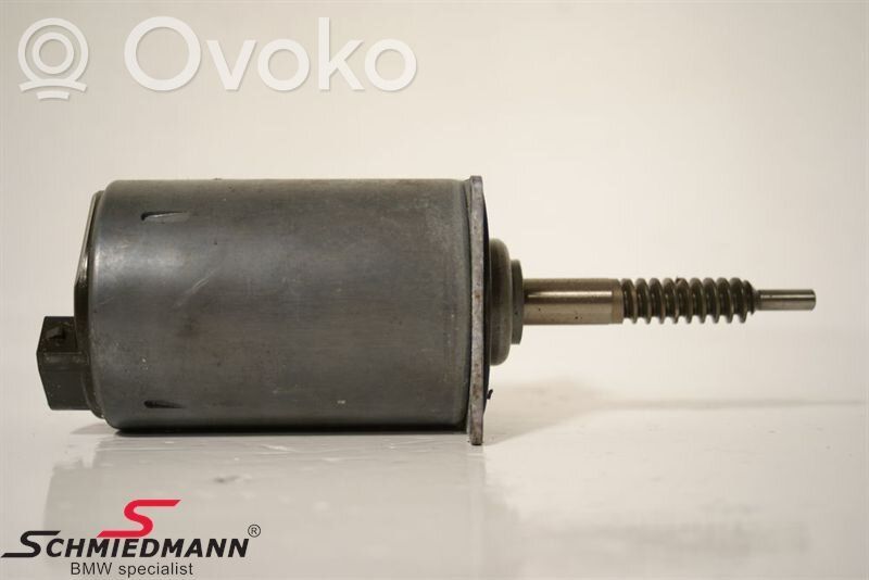 BMW 5 E60 E61 Muu moottoritilan osa 
