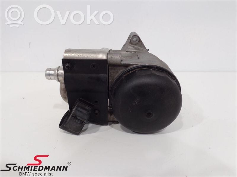 BMW 3 E90 E91 Oil filter mounting bracket 