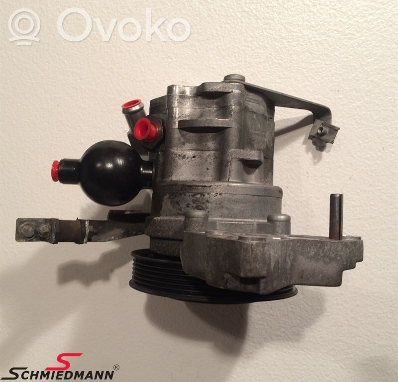 Ohjaustehostimen pumppu   32416781266