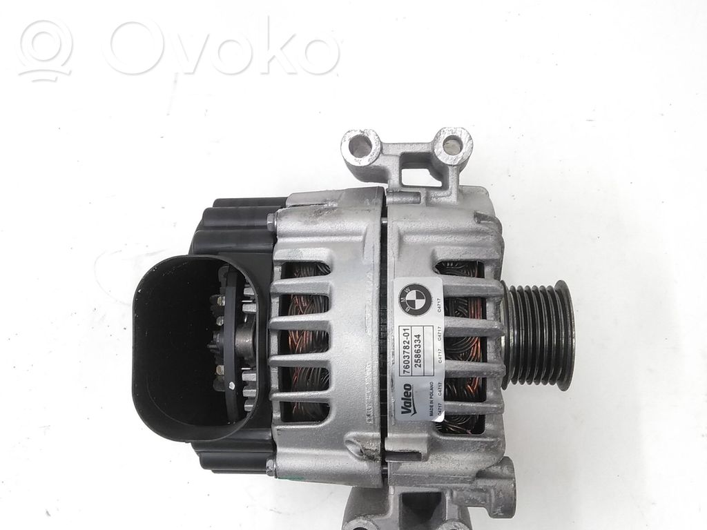 BMW 7 F01 F02 F03 F04 Generatorius 
