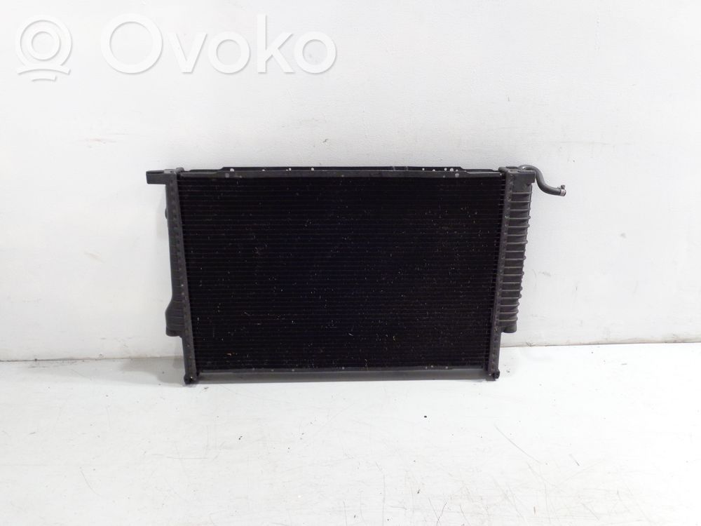 BMW 5 E34 Aušinimo skysčio radiatorius 