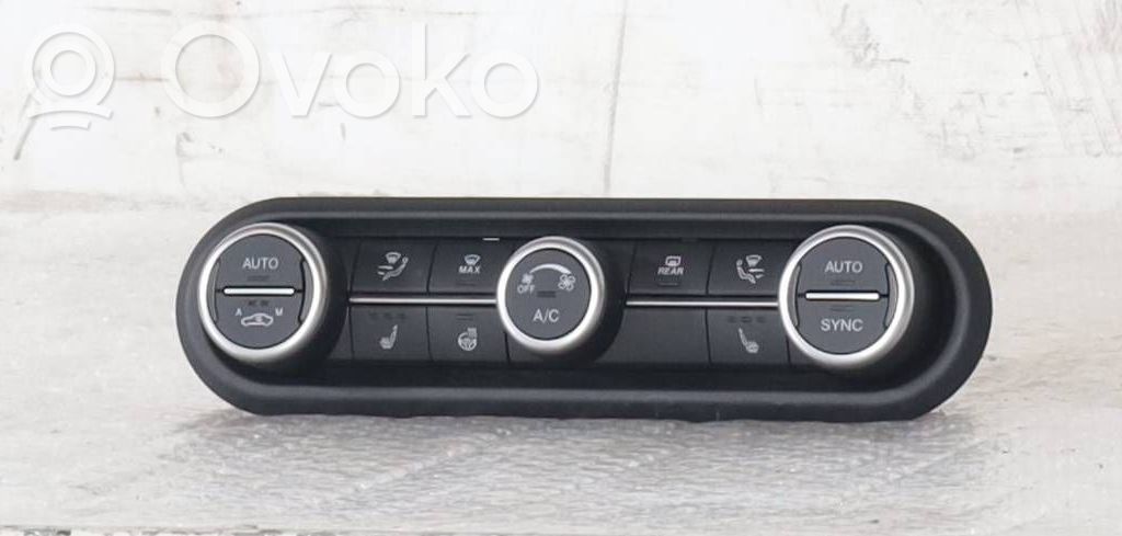 Panel klimatyzacji   38516UP,156150611