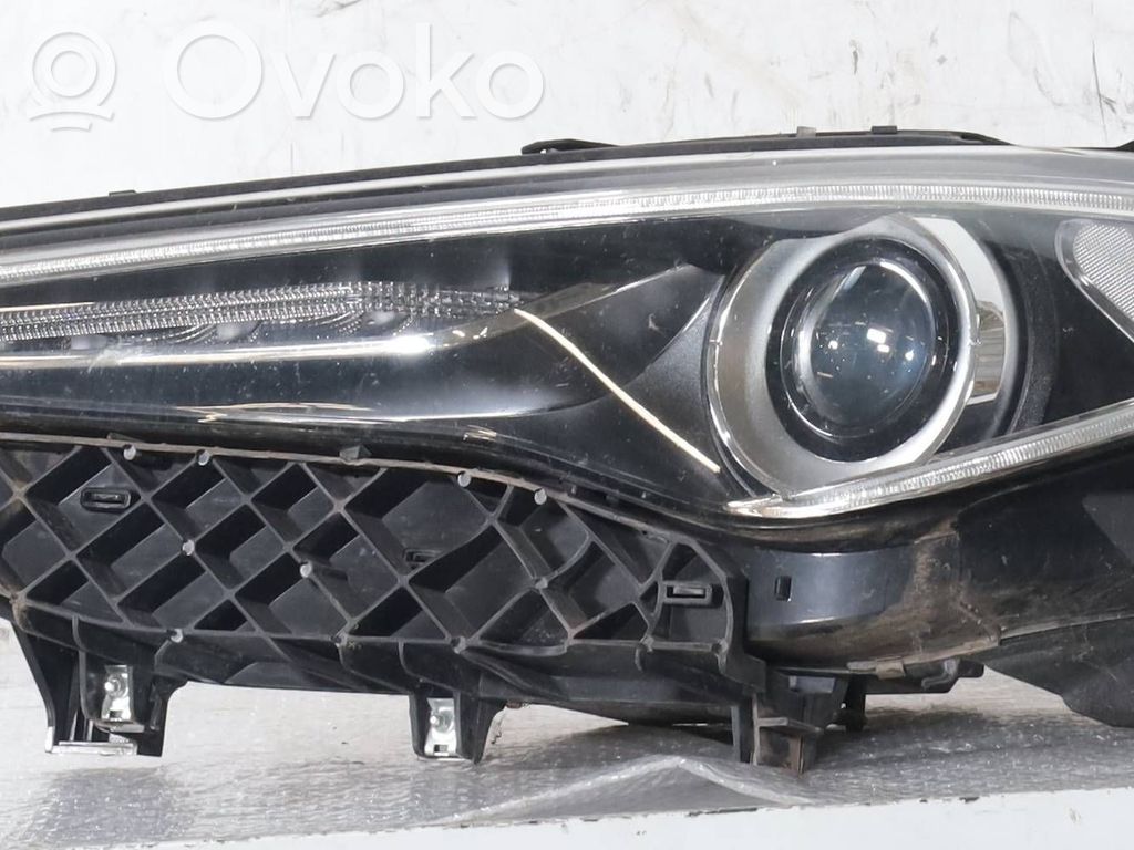 Alfa Romeo Stelvio Lampa przednia 