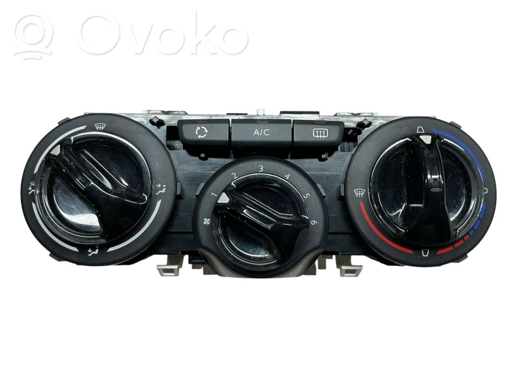Peugeot 2008 I Climate control unit 