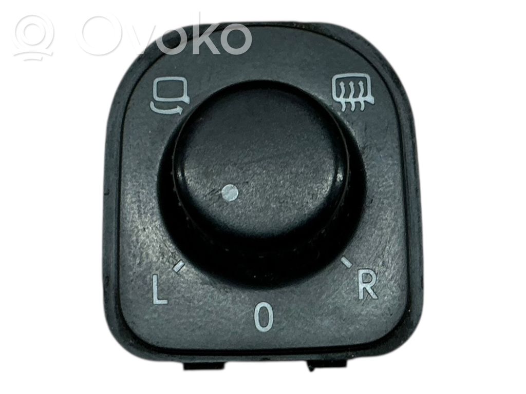 Volkswagen PASSAT B6 Wing mirror switch 