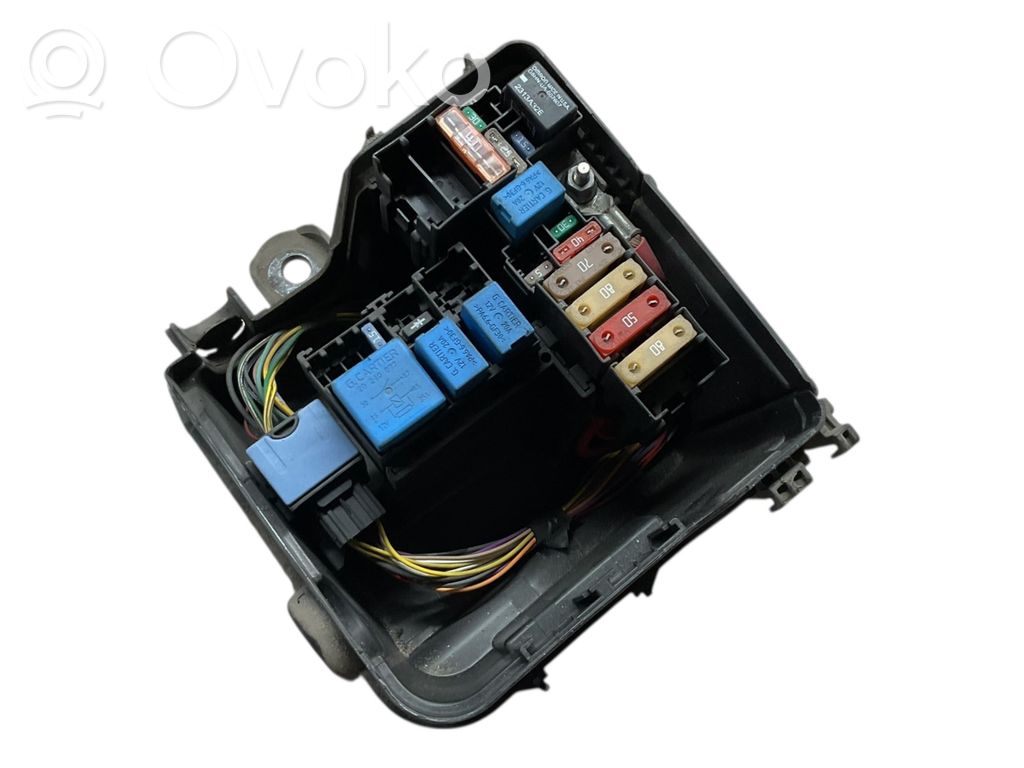Renault Clio IV Juego de caja de fusibles 