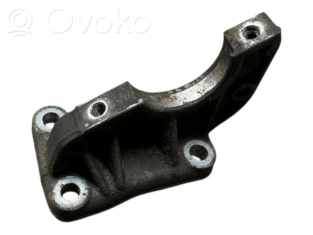 Renault Clio IV Engine mounting bracket 