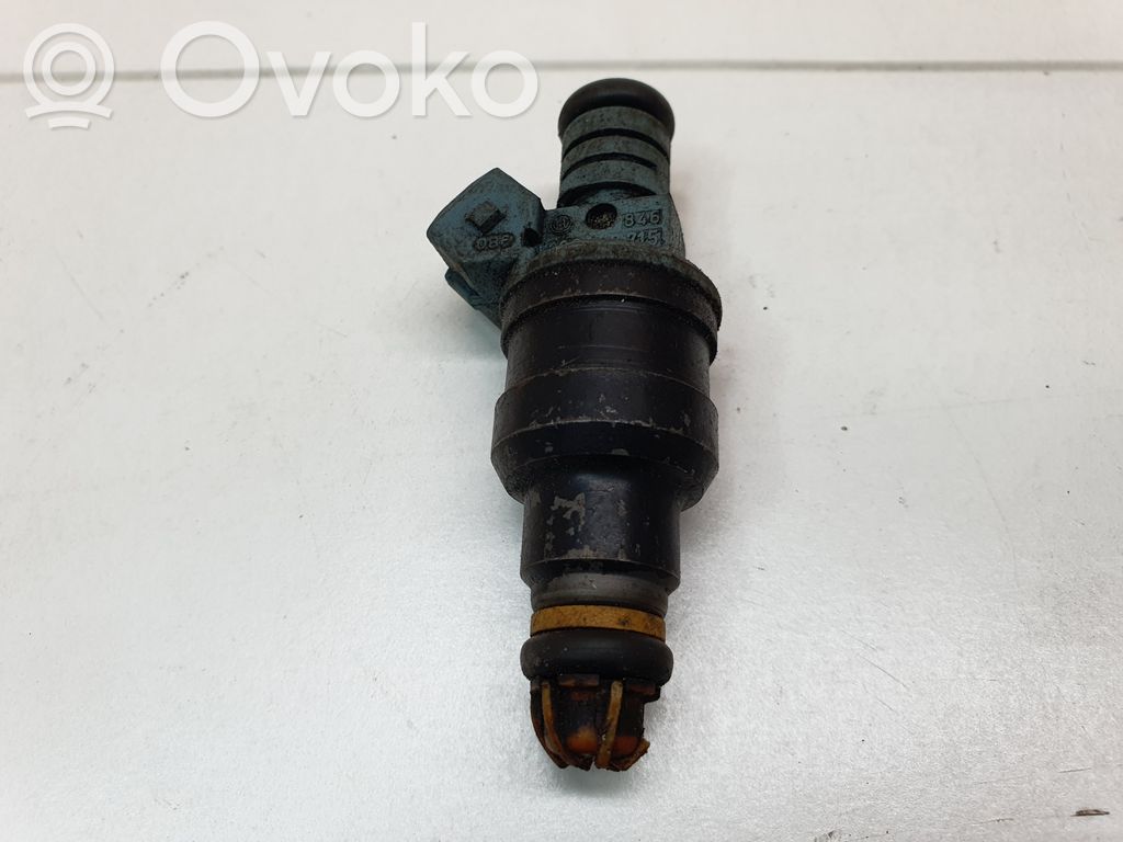 BMW 3 E36 Fuel injector 