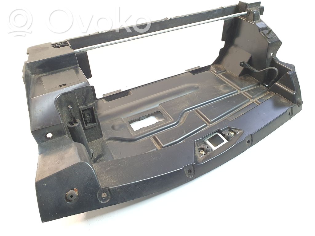 BMW 5 E60 E61 Daiktadėžės (bordačioko) remas 