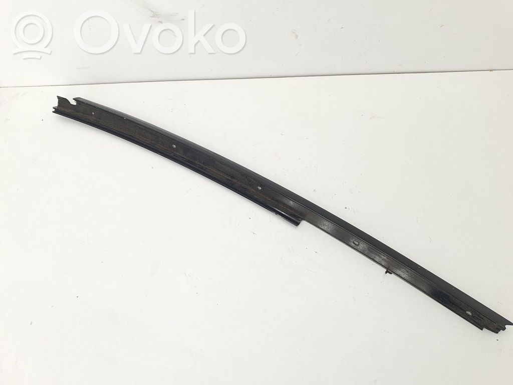 BMW 3 E90 E91 Etuoven lista (muoto) 