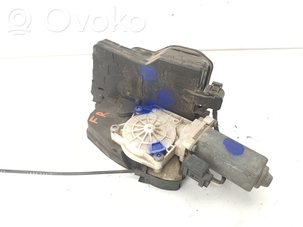 BMW 7 E65 E66 Priekšpusē slēdzene 