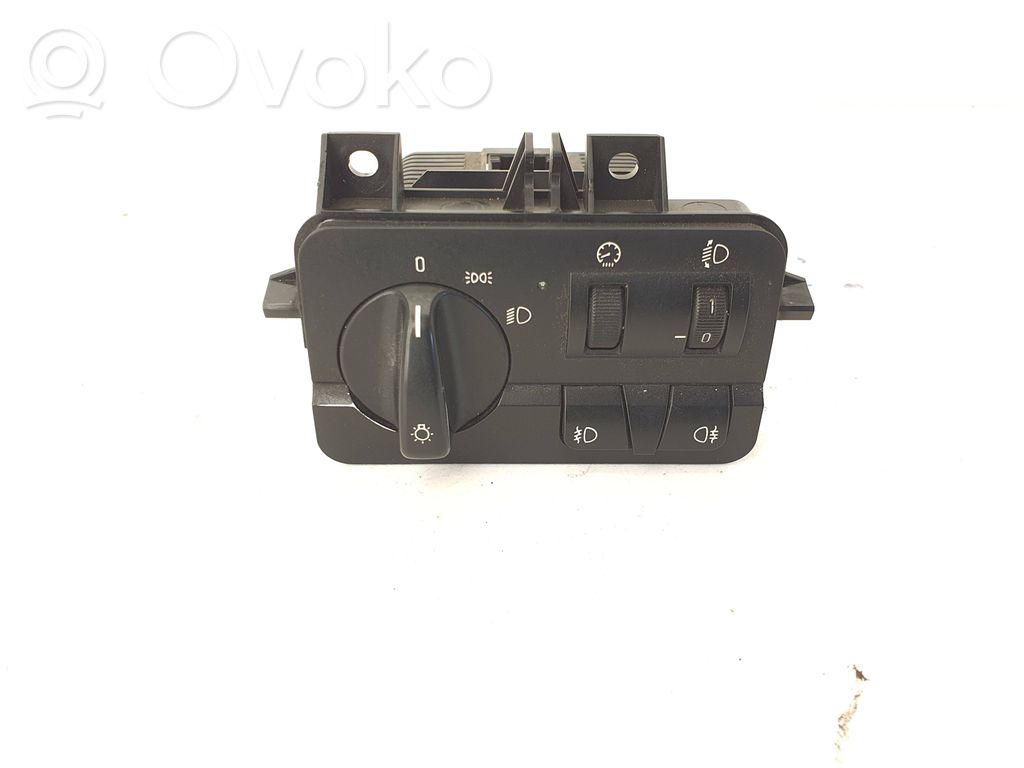 Light switch   6907947,086480061,0179020