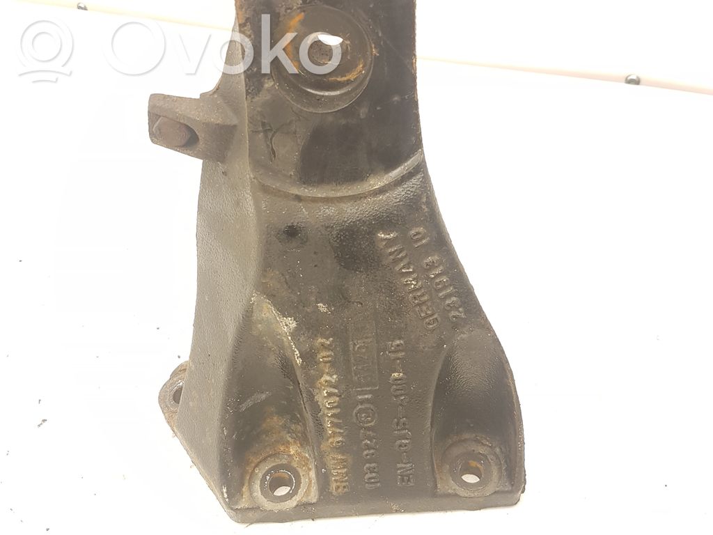 BMW 5 E60 E61 Engine mounting bracket 