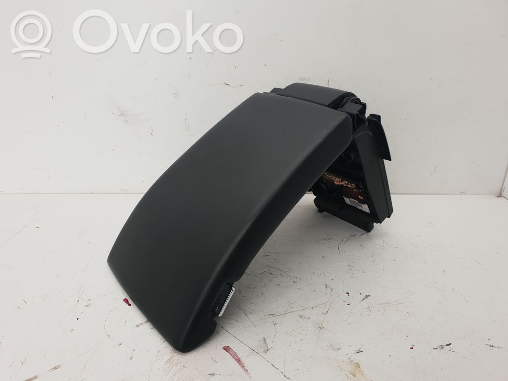 Volvo XC70 Armrest 