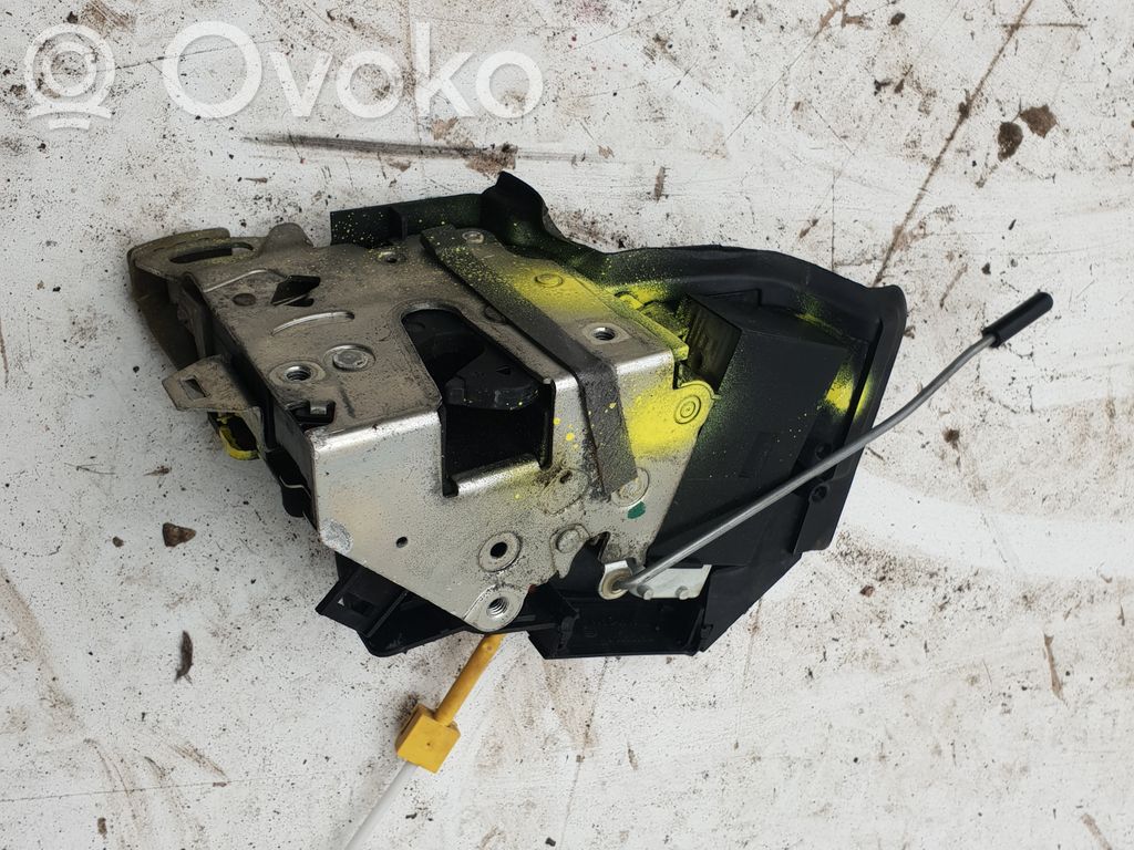 Front door lock   8352165,67118352165