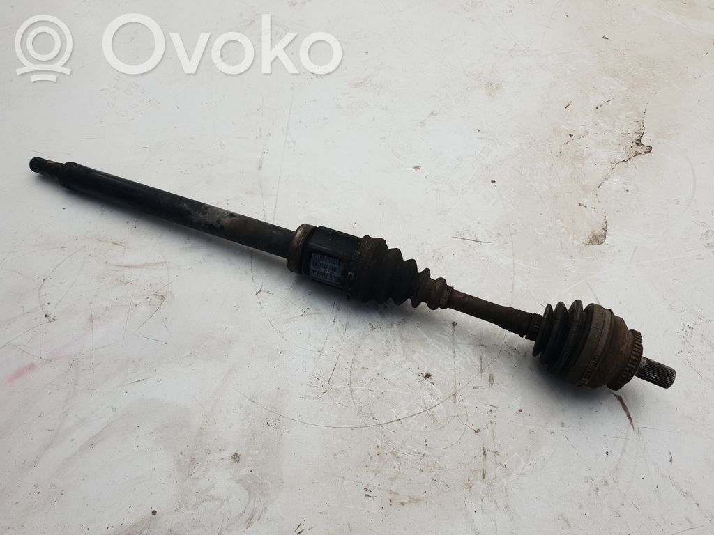 Volvo V70 Priekinis pusašis 