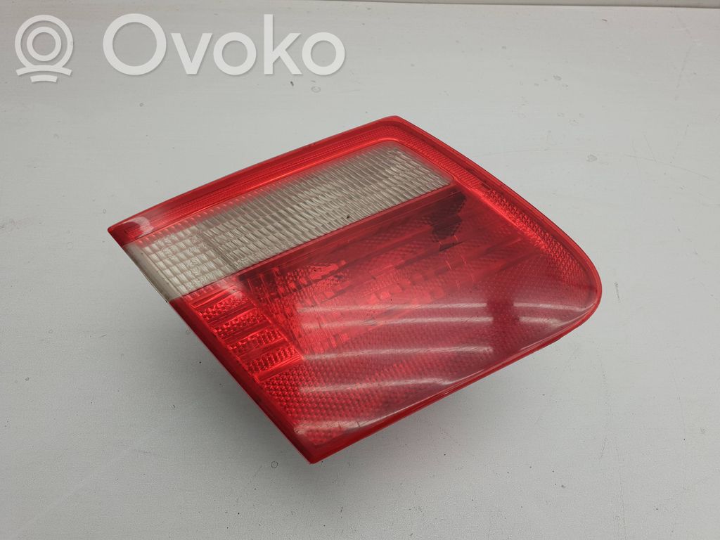 Tailgate rear/tail lights   6907937,050729