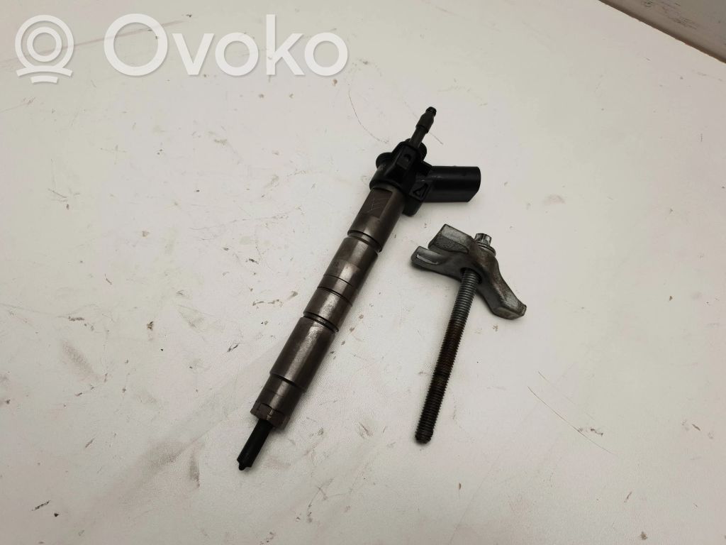 Fuel injector   7797877