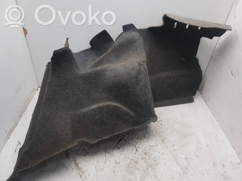 Moldura de la puerta trasera