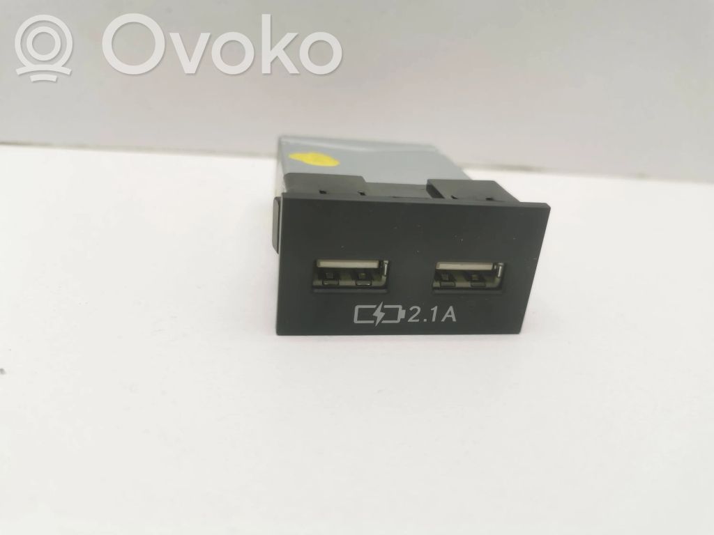 Lexus RX 450H USB socket connector 