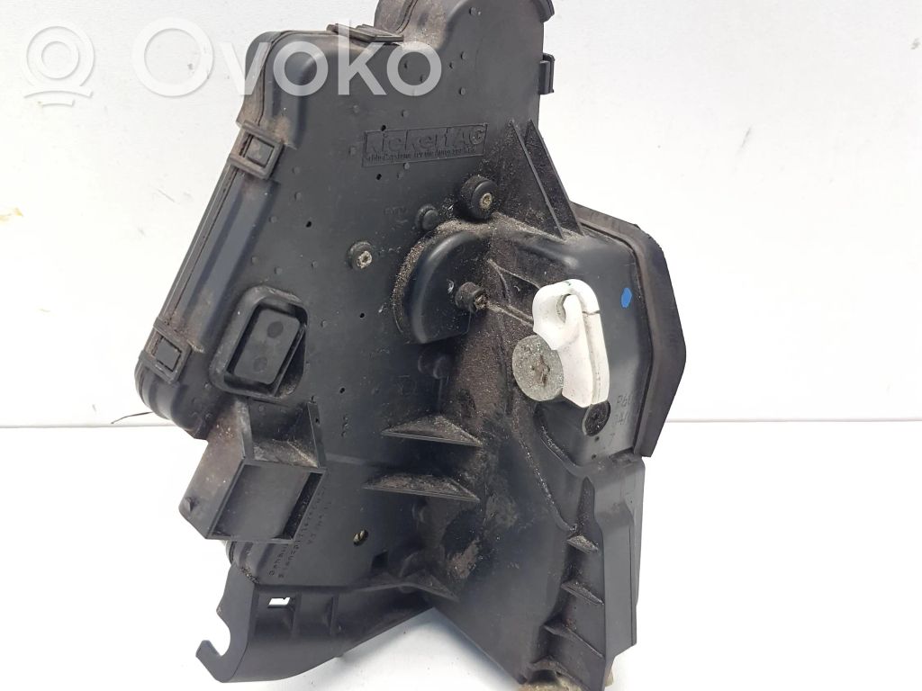 BMW 3 E46 Takaoven lukko 