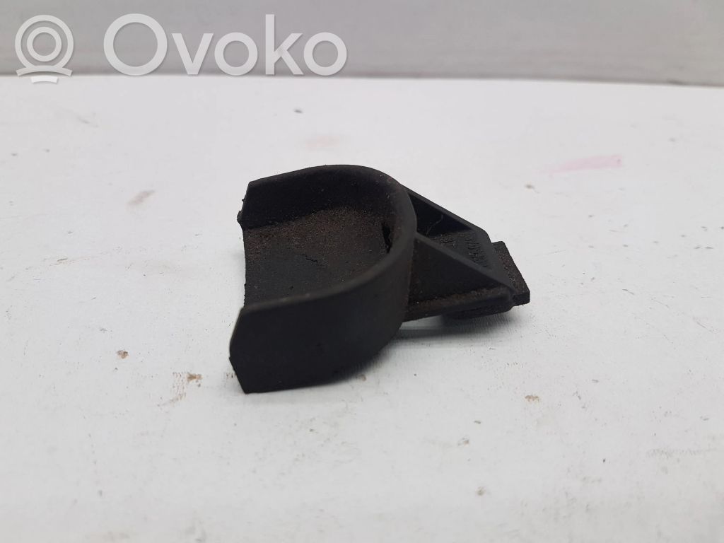 BMW 5 E34 Radiator mount bracket 
