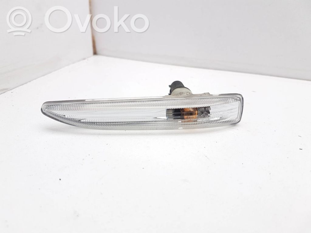 BMW 7 E65 E66 Front fender indicator light 