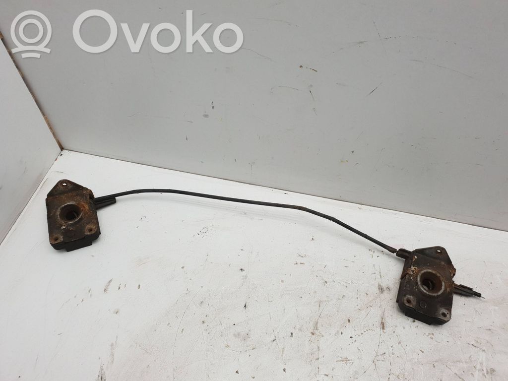 BMW 3 E36 Spyna variklio dangčio 