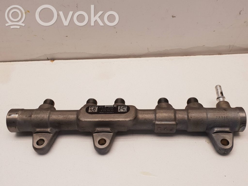 BMW 2 F22 F23 Przewód paliwowy wtryskiwacza 