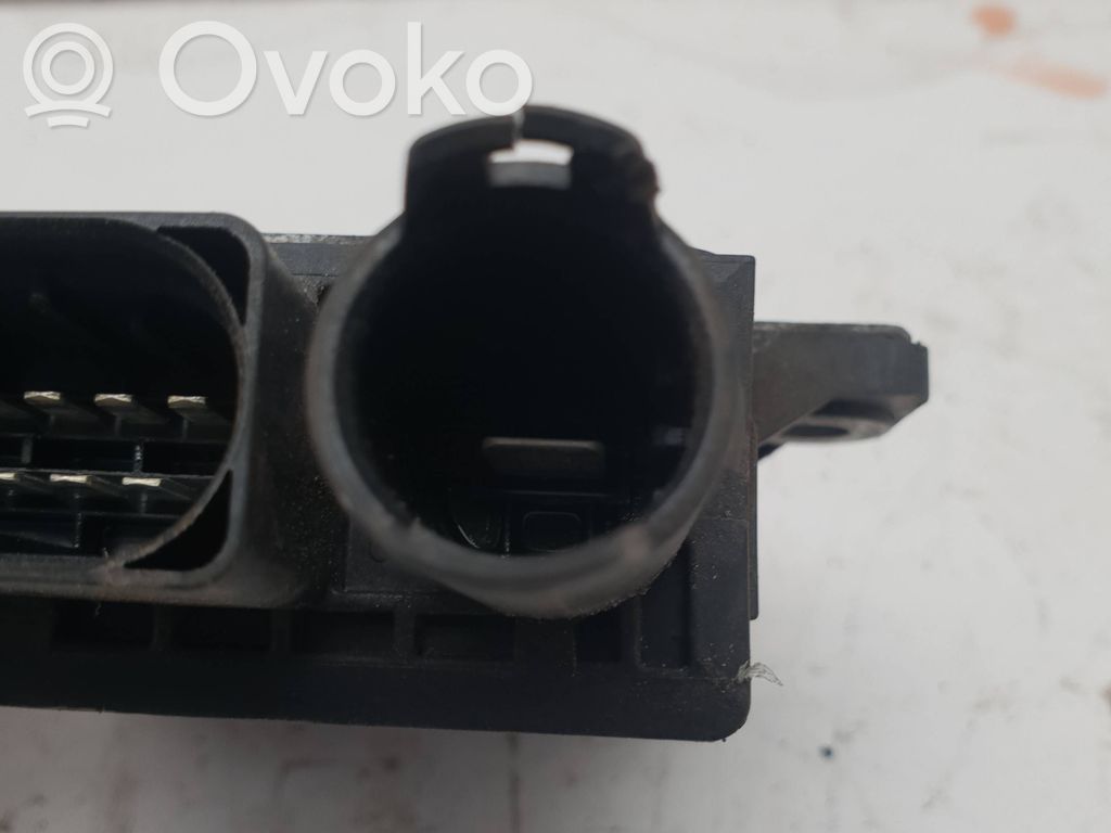 BMW 7 E65 E66 Glow plug pre-heat relay 