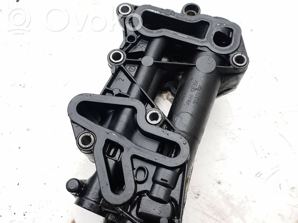 BMW 4 F32 F33 Soporte de montaje del filtro de aceite 
