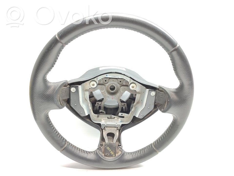 Nissan Juke I F15 Volant 