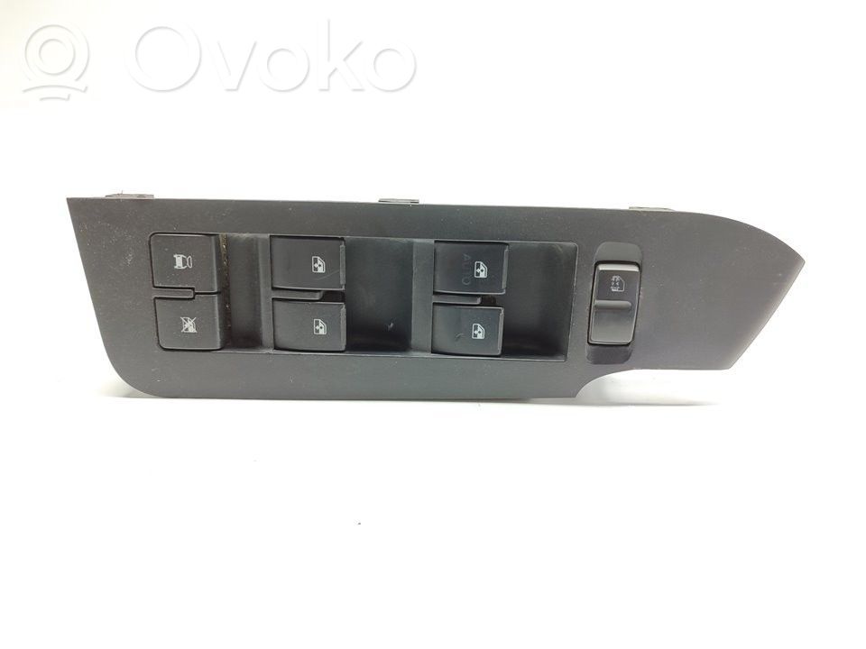 Chevrolet Captiva Electric window control switch 