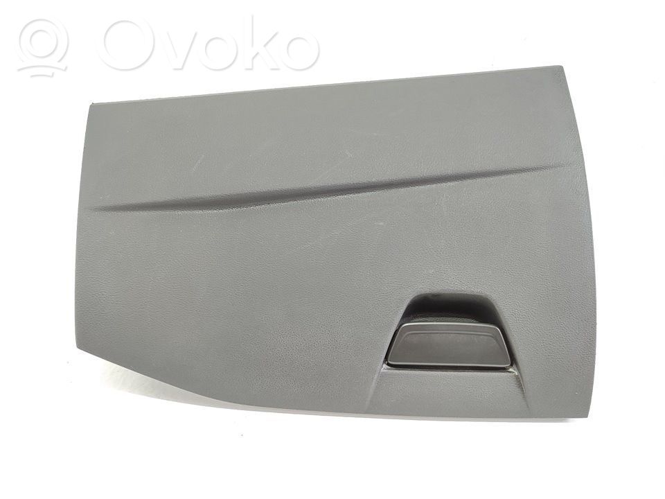 Guantera   F1EBA06044AE35B8