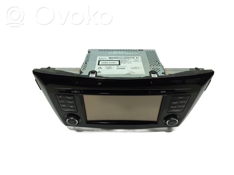 Nissan Qashqai Panel / Radioodtwarzacz CD/DVD/GPS 